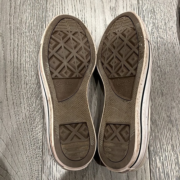 2 pairs of converses - Picture 3 of 5